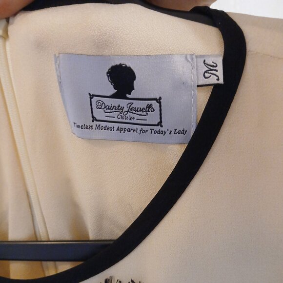 Dainty Jewells Black and Cream Venice at Night - Picture 3 of 4